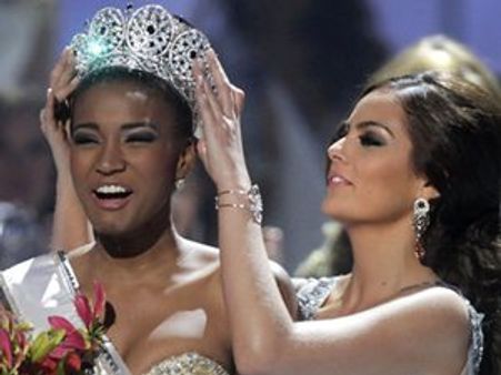 ലെയ്‌ലാ ലോപെസ് മിസ് യൂനിവേഴ്‌സ്