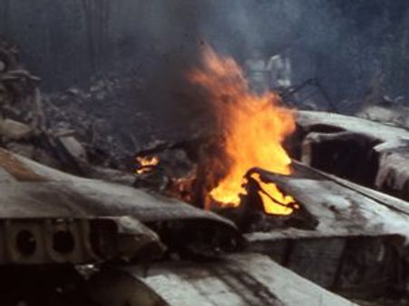 വിമാനം തകര്‍ന്ന് 19മരണം