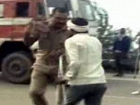 കൈക്കൂലി കൊടുത്തില്ല;ഡ്രൈവറെ ആര്‍ടിഒ തല്ലിക്കൊന്നു