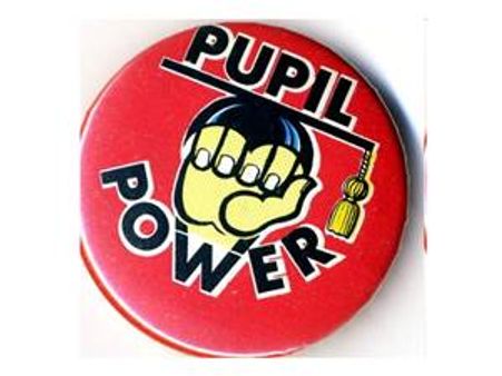 അവധിയില്ലെന്ന് സര്‍ക്കോസി;കുട്ടികള്‍ തെരുവിലിറങ്ങി