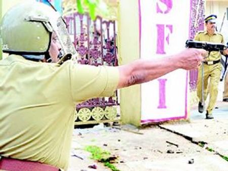 വെടിവയ്പ്പ്: പ്രതിഷേധം ശക്തമാക്കാന്‍ പ്രതിപക്ഷം