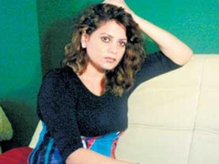 നിര്‍മാതാവ് പീഡിപ്പിച്ചെന്ന് ഐറ്റം ഗേള്‍