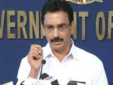 കാല്‍ പൊക്കുകയെന്നാല്‍ മുണ്ടുപൊക്കലല്ല: മോഹനന്‍