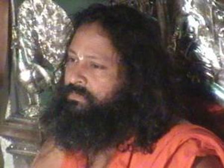 പിടിയിലായ സ്വാമിയുടെ കയ്യില്‍ 22വിഗ്രഹങ്ങള്‍