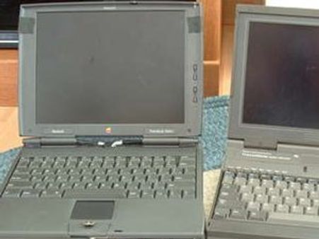 പഴയ ലാപ്‌ടോപ്പുകളുമായി ദുബൈയില്‍ ചാരിറ്റി വിപ്ലവം