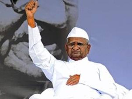 കോര്‍കമ്മിറ്റിയില്‍ യുവശക്തി വേണം: ഹസാരെ