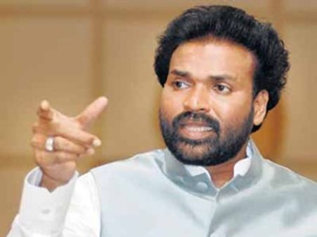 മുന്‍ മന്ത്രി ശ്രീരാമുലുവിനെ ബിജെപി പുറത്താക്കി