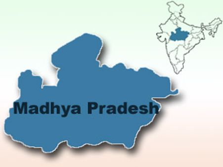 പൂവാലശല്യം: പിതാവ് മരിച്ചു മകള്‍ ആശുപത്രിയില്‍