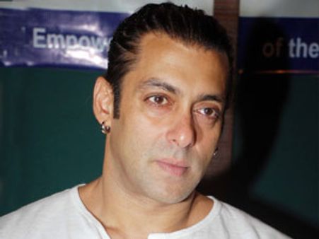 കയ്യേറ്റം: സല്‍മാന്‍ ഖാനെതിരെ എഫ്‌ഐആര്‍