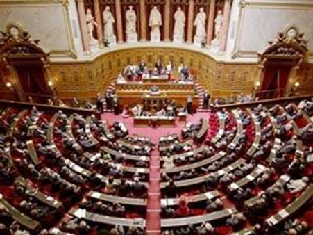 ഫ്രാന്‍സില്‍ വ്യഭിചാരം ക്രിമിനല്‍ക്കുറ്റമാക്കുന്നു