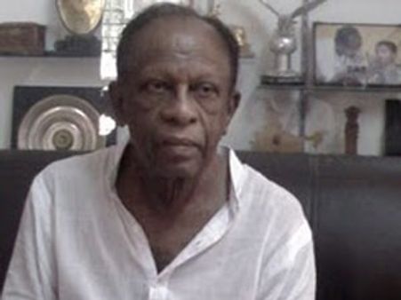 അഴീക്കോടിനെ എയര്‍ബെഡിലേയ്ക്ക് മാറ്റി