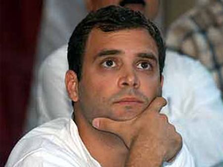 രാഹുലിന് കരിങ്കൊടി; പ്രവര്‍ത്തകര്‍ അറസ്റ്റില്‍