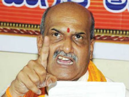 ആക്രമണം: പ്രമോദ് മുത്തലിക്ക് അറസ്റ്റില്‍