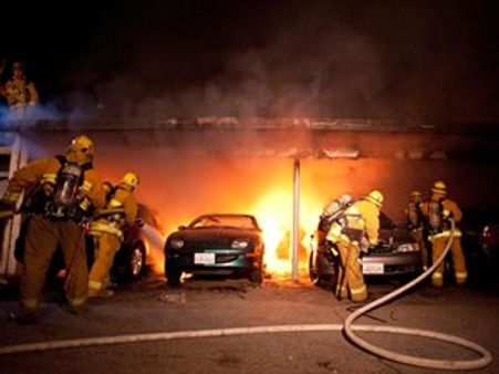 ലോസ് ആഞ്ചലസില്‍ 39 കാറുകള്‍ കത്തിച്ചു