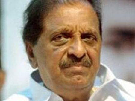 അധ്യാപകനും ഭാര്യക്കുമെതിരെ പിള്ളയുടെ ആഭാസപ്രസംഗം