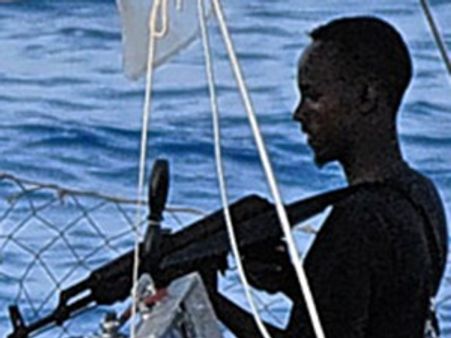 കൊള്ളക്കാരെ കൊണ്ട് സോമാലിയ രക്ഷപ്പെടുന്നു