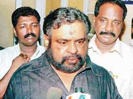 രാഹുല്‍ ഈശ്വറിനെതിരെ തന്ത്രി മോഹനര്