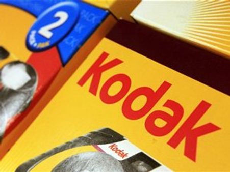 കൊഡാക്ക് പാപ്പര്‍ ഹര്‍ജി നല്‍കി