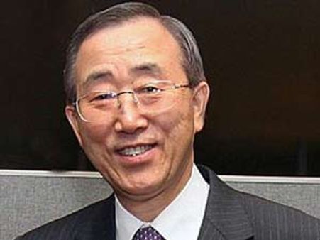 ഗാസയില്‍ ബാന്‍കി മൂണിനെതിരേ ചെരുപ്പേറ്