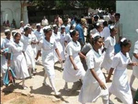 ഗോകലം മെഡി. കോളെജിലെ നഴ്‌സുമാരും സമരത്തില്‍