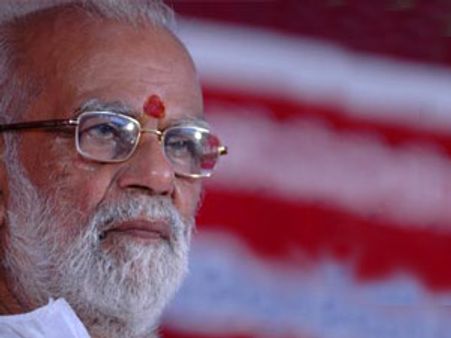 പികെ നാരായണപ്പണിക്കര്‍ അന്തരിച്ചു