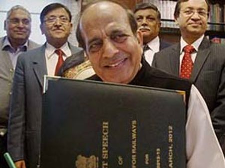 ദിനേഷ് ത്രിവേദി രാജിയ്‌ക്കൊരുങ്ങി?