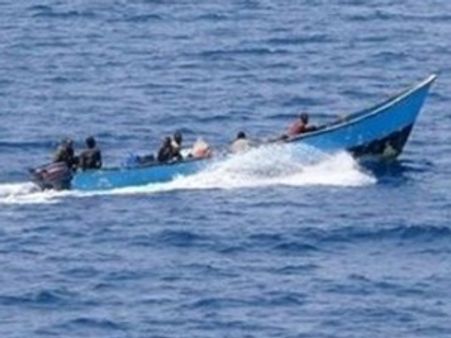 17 ഇന്ത്യക്കാരുമായി കപ്പല്‍ റാഞ്ചി