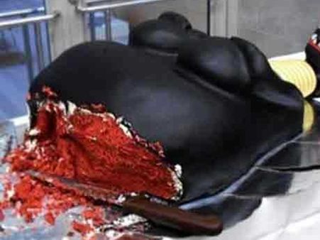 ആഫ്രിക്കന്‍ പെണ്‍ കേക്ക് വിവാദം മുറുകുന്നു