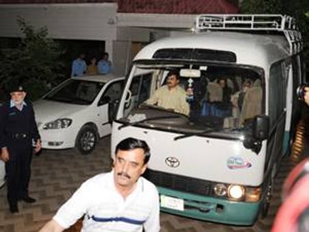 ലാദന്‍ കുടുംബത്തെ സൗദിയിലേക്ക് നാടുകടത്തി