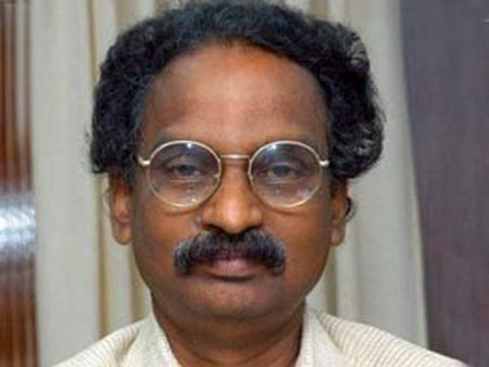 വിഎസിനെ പുറത്തു കൊണ്ടുപോകാന്‍ ചിലര്‍ ശ്രമിക്കുന്നു