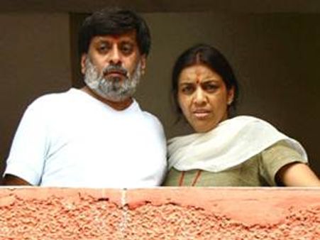 തല്‍വാര്‍ ദമ്പതിമാര്‍ക്കെതിരെ കൊലക്കുറ്റം ചുമത്തി