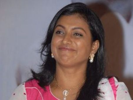 ജഗന്റെ കഷ്ടകാലത്തിന് കാരണം നടി റോജ