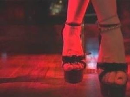 ആണുങ്ങള്‍ക്കൊപ്പം നൃത്തം: 4യുവതികളെ കൊന്നു