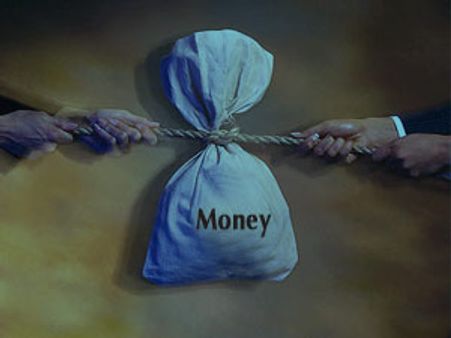 പ്രവാസി നികുതി, പ്രതിഷേധം പുകയുന്നു