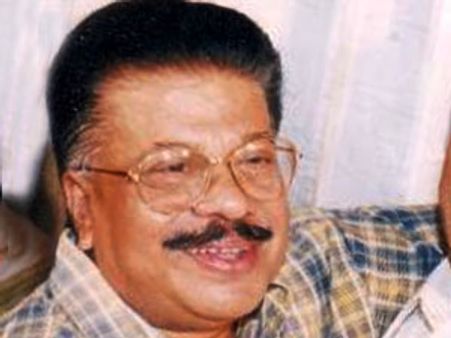 മമ്മൂട്ടിയെയും ലാലിനെയും കണ്ടുമടുത്തു: പുനത്തില്‍