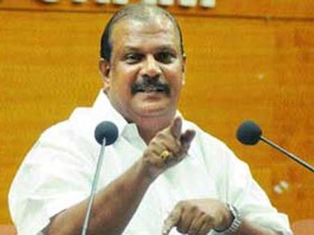 ജോര്‍ജ്ജിനെതിരെ അവകാശ ലംഘനത്തിന് നോട്ടീസ്