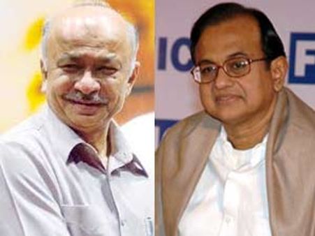 കേന്ദ്രമന്ത്രിസഭയില്‍ അഴിച്ചുപണി;ചിദംബരം ധനമന്ത്രി