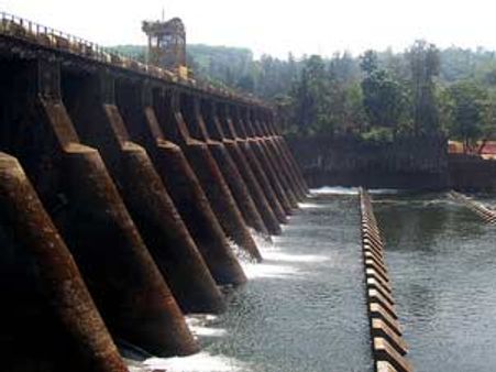 പഴശ്ശി ഡാം തകര്‍ച്ചാ ഭീഷണിയില്‍;ജനങ്ങള്‍ ഭീതിയില്‍