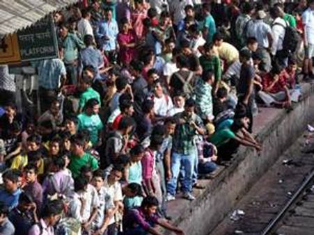 വ്യാജപ്രചാരണം നിലയ്ക്കുന്നില്ല; പലായനം തുടരുന്നു