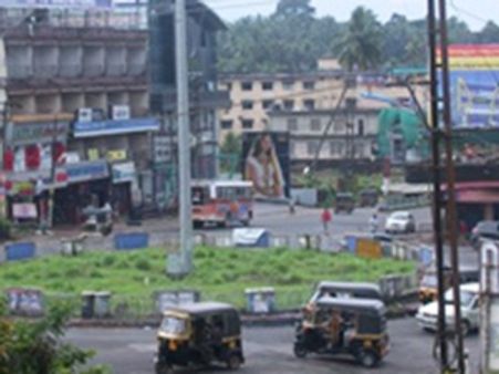 മട്ടന്നൂര്‍ തിരഞ്ഞെടുപ്പിന്റെ പ്രത്യേകത എന്താണ്?