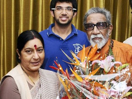 എന്തുകൊണ്ട് താക്കറെ സുഷമയെ പിന്തുണയ്ക്കുന്നു?