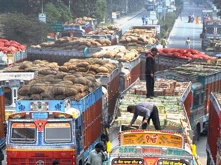 ലോറി വാടക 16 ശതമാനം കൂട്ടി