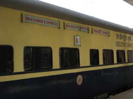 ശതാബ്ദി ട്രെയിനില്‍ ഇനി ഷോപ്പിങ്‌ സൗകര്യവും