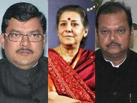 മൂന്ന് കേന്ദ്രമന്ത്രിമാര്‍ കൂടി രാജിവച്ചു