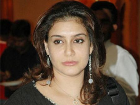 ലിസി നേരിട്ട് ഹാജരാവണം