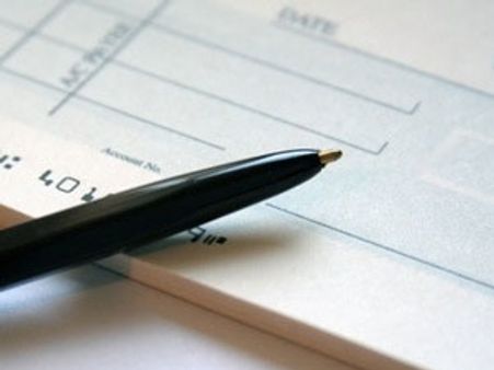 ചെക്കിലെ ഒപ്പ് കറുത്ത മഷി കൊണ്ടാക്കണം