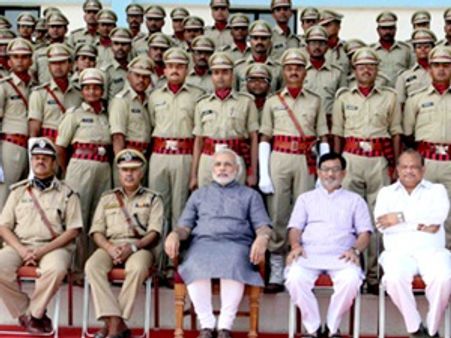 കൂടുതല്‍ മുസ്ലീം പോലിസുകാര്‍ ഗുജറാത്തില്‍