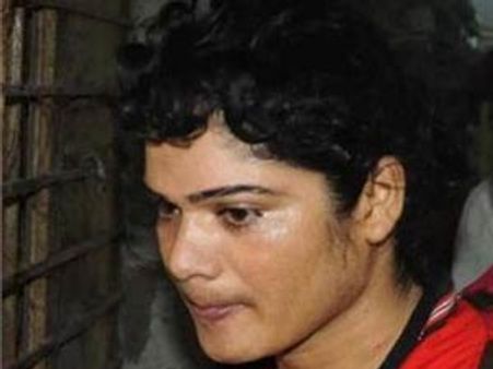 പിങ്കി പുരുഷന്‍;ബലാത്സംഗത്തിന്‌ കേസെടുത്തു