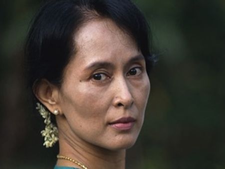 ആങ്‌ സാന്‍ സൂചി ഇന്ത്യയില്‍