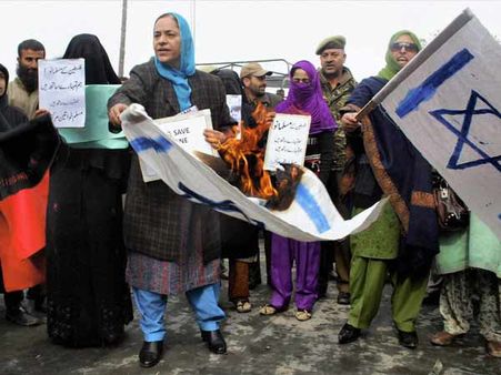 ഇസ്രായേല്‍ ഭീകരതയില്‍ പുകയുന്ന ഗാസ